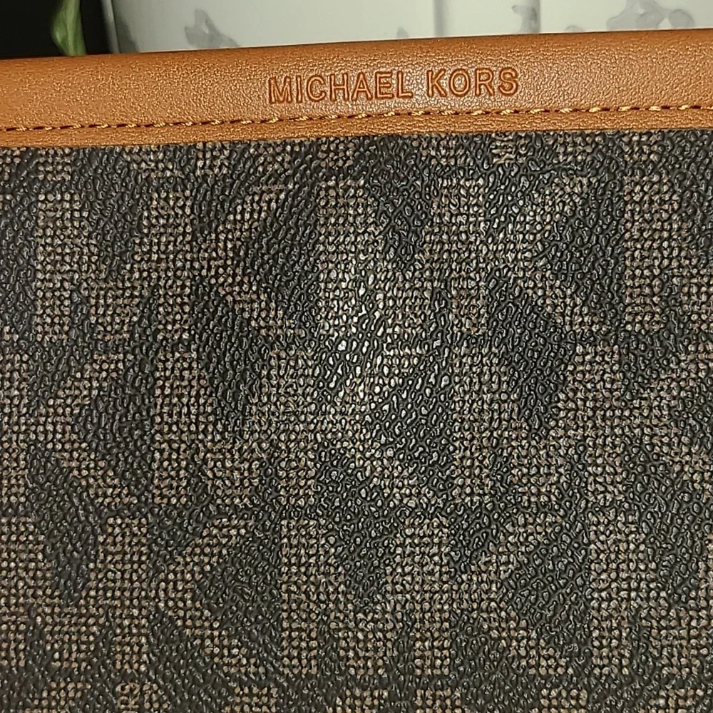 KORS Michael Kors reposhing this